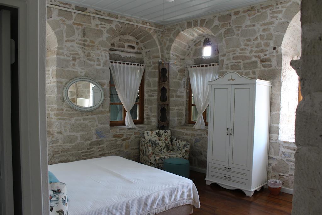 Eski Tas Hotel Çeşme Exterior foto