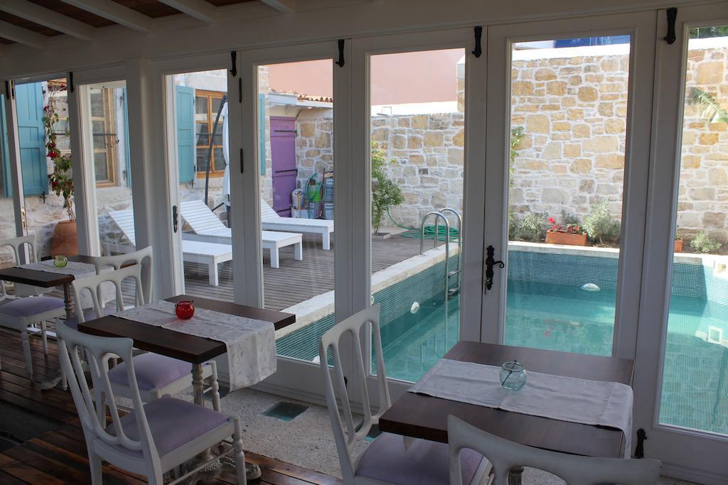 Eski Tas Hotel Çeşme Exterior foto