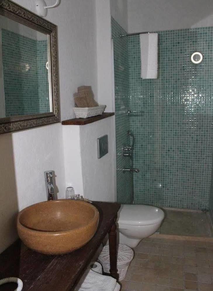 Eski Tas Hotel Çeşme Exterior foto